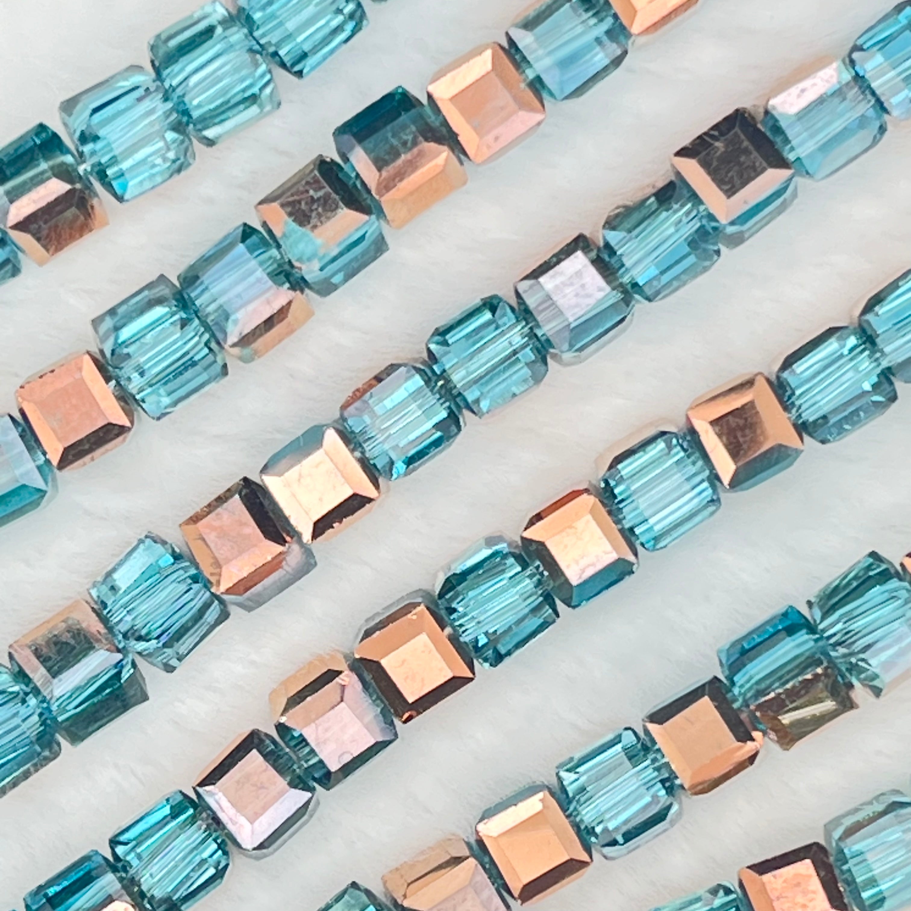 【Cube-5.5mm】Crystal Strands